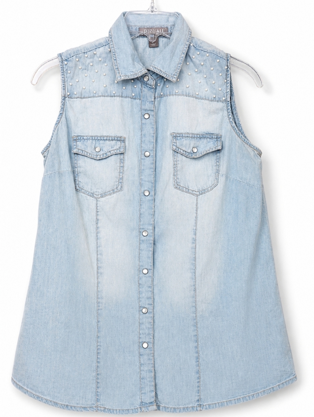 Roz & Ali Light Wash Denim Sleeveless Button-Up Top, Size S